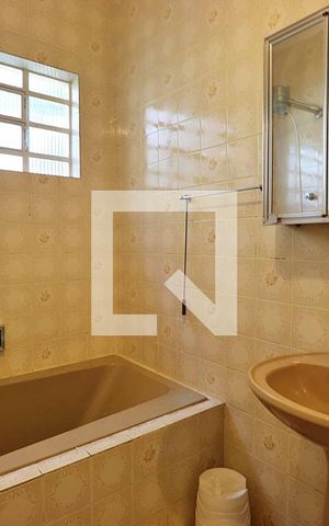 Casa à venda com 266m², 3 quartos e 4 vagasBanheiro do Quarto 2 - Suíte