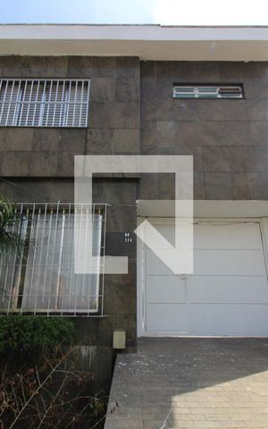 Casa de condomínio para alugar com 250m², 2 quartos e 4 vagasFachada