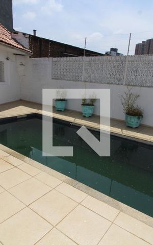 Casa de condomínio para alugar com 250m², 2 quartos e 4 vagasPiscina