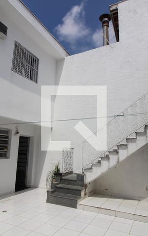 Casa de condomínio para alugar com 250m², 2 quartos e 4 vagasQuintal/Garagem