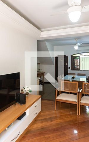 Casa à venda com 190m², 3 quartos e 1 vagaSala (primeiro andar)