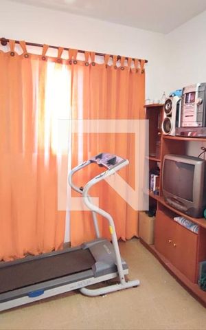 Casa à venda com 256m², 4 quartos e 3 vagas Casa à venda com 256m², 4 quartos e 3 vagasQuarto 4 - fundos