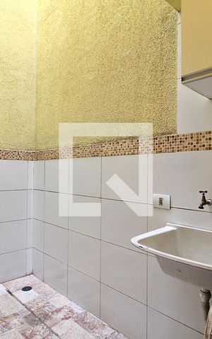 Casa à venda com 60m², 2 quartos e 1 vagaÁrea de Serviço