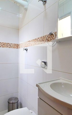 Casa à venda com 60m², 2 quartos e 1 vagaBanheiro da Suíte 2