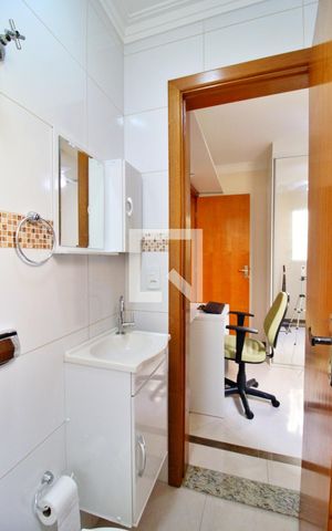 Casa à venda com 60m², 2 quartos e 1 vagaBanheiro da Suíte 2