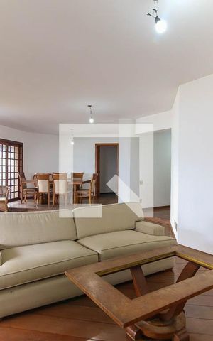 Apartamento à venda com 241m², 4 quartos e 4 vagasSala