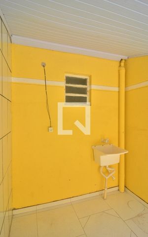 Casa de condomínio à venda com 65m², 2 quartos e 1 vagaÁrea de Serviço