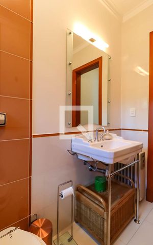 Casa à venda com 250m², 3 quartos e 3 vagas Casa à venda com 250m², 3 quartos e 3 vagasBanheiro da Suíte 2