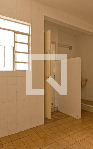Casa à venda com 235m², 3 quartos e 2 vagas Casa à venda com 235m², 3 quartos e 2 vagasCozinha e Área de Serviço