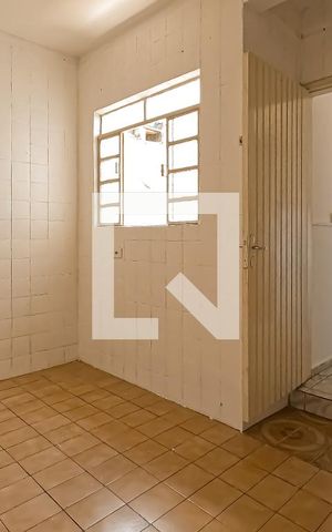 Casa à venda com 235m², 3 quartos e 2 vagas Casa à venda com 235m², 3 quartos e 2 vagasCozinha e Área de Serviço