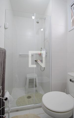 Apartamento à venda com 87m², 2 quartos e 2 vagas Apartamento à venda com 87m², 2 quartos e 2 vagasBanheiro
