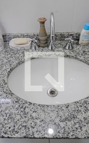 Apartamento à venda com 87m², 2 quartos e 2 vagas Apartamento à venda com 87m², 2 quartos e 2 vagasBanheiro