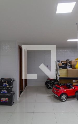 Casa para alugar com 245m², 3 quartos e 2 vagas Casa para alugar com 245m², 3 quartos e 2 vagasCozinha