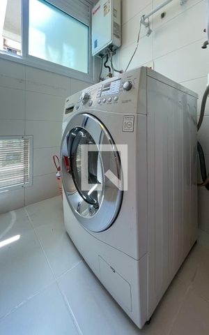 Apartamento à venda com 76m², 2 quartos e 2 vagas Apartamento à venda com 76m², 2 quartos e 2 vagasÁrea de Serviço