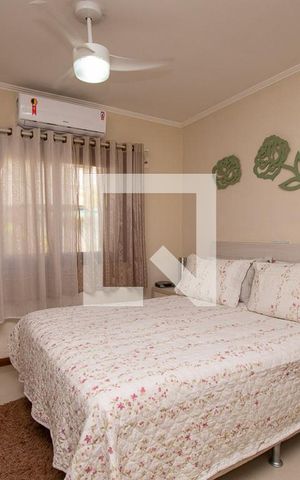 Casa à venda com 240m², 3 quartos e 2 vagasquarto 1 suíte