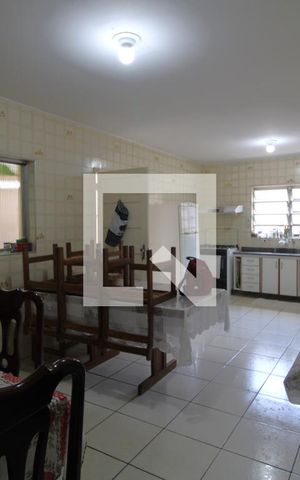Casa à venda com 316m², 4 quartos e 2 vagasCozinha