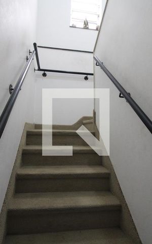 Casa à venda com 316m², 4 quartos e 2 vagasEscada