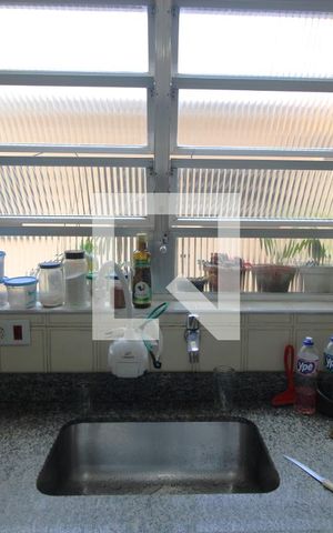Casa à venda com 316m², 4 quartos e 2 vagasPia da cozinha