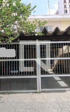 Casa à venda com 316m², 4 quartos e 2 vagasFachada