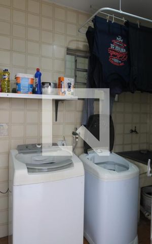 Casa à venda com 316m², 4 quartos e 2 vagasLavanderia