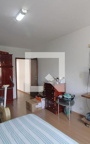 Casa à venda com 316m², 4 quartos e 2 vagasQuarto 1