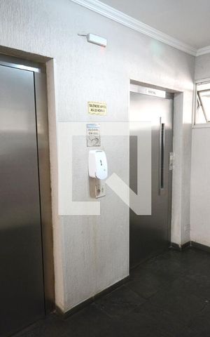 Apartamento para alugar com 80m², 2 quartos e 1 vagaHall social