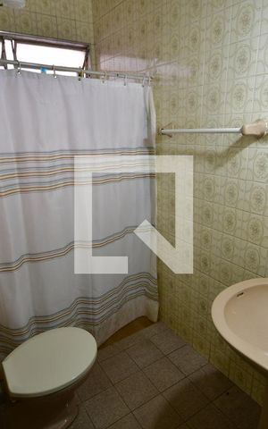 Casa à venda com 162m², 4 quartos e 2 vagasBanheiro