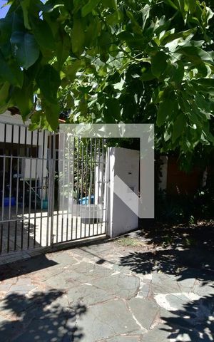 Casa à venda com 162m², 4 quartos e 2 vagasFachada