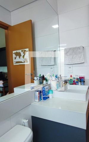 Apartamento à venda com 164m², 3 quartos e 4 vagasBanheiro suíte 2