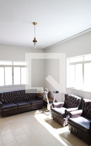 Casa para alugar com 50m², 2 quartos e 1 vagaSala