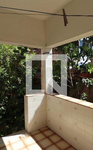 Casa para alugar com 50m², 2 quartos e 1 vagaÁrea de Serviço