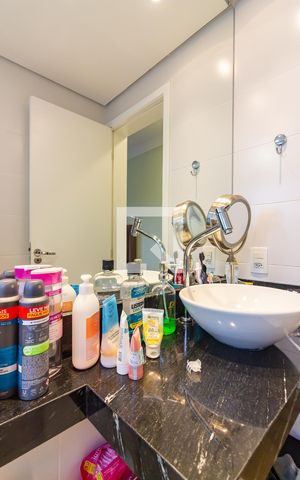 Apartamento à venda com 54m², 2 quartos e 1 vaga Apartamento à venda com 54m², 2 quartos e 1 vagaBanheiro da Suíte