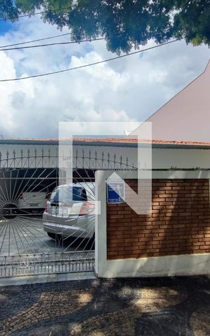 Casa para alugar com 280m², 5 quartos e 2 vagasFachada