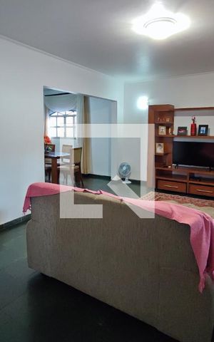 Casa para alugar com 280m², 5 quartos e 2 vagasSala de Estar 