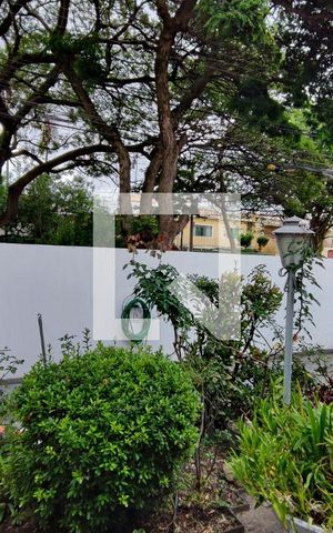 Casa para alugar com 280m², 5 quartos e 2 vagas Quintal / Garagem