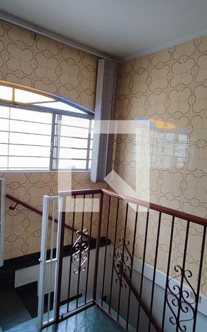 Casa para alugar com 280m², 5 quartos e 2 vagasEscada