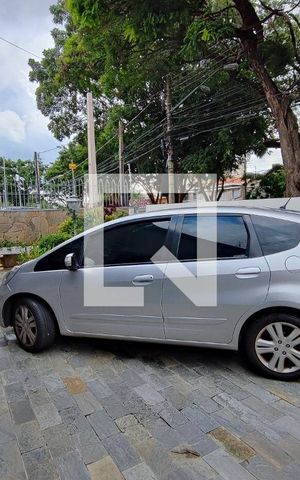 Casa para alugar com 280m², 5 quartos e 2 vagas Quintal / Garagem