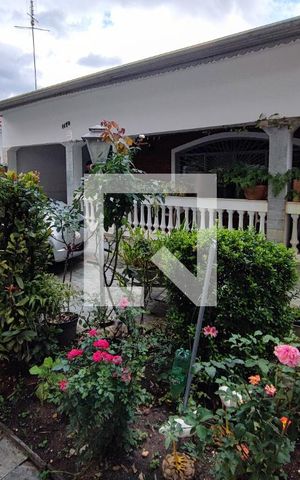Casa para alugar com 280m², 5 quartos e 2 vagas Quintal / Garagem