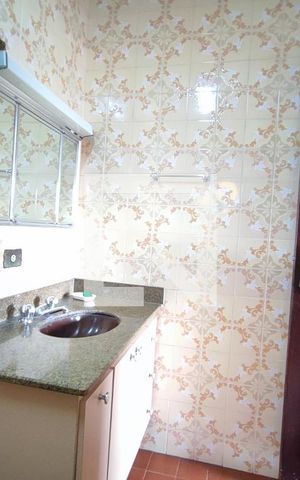 Casa para alugar com 280m², 5 quartos e 2 vagasBanheiro suíte 