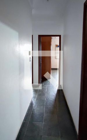 Casa para alugar com 280m², 5 quartos e 2 vagasCorredor quartos