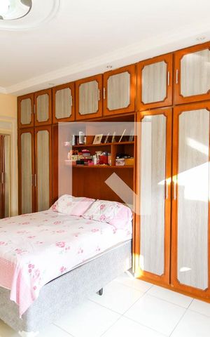 Casa à venda com 140m², 3 quartos e 2 vagas Casa à venda com 140m², 3 quartos e 2 vagasSuíte
