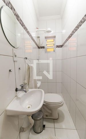 Casa à venda com 140m², 3 quartos e 2 vagas Casa à venda com 140m², 3 quartos e 2 vagasBanheiro de serviço