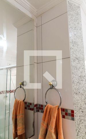 Casa à venda com 140m², 3 quartos e 2 vagas Casa à venda com 140m², 3 quartos e 2 vagasBanheiro da Suíte