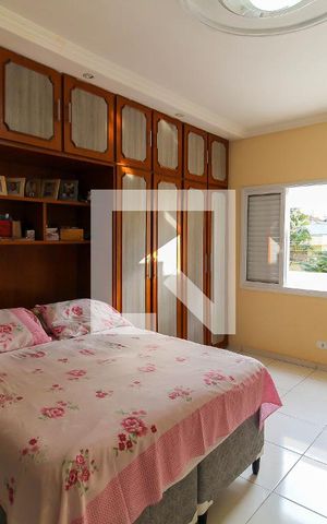 Casa à venda com 140m², 3 quartos e 2 vagas Casa à venda com 140m², 3 quartos e 2 vagasSuíte