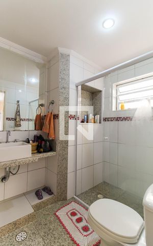 Casa à venda com 140m², 3 quartos e 2 vagas Casa à venda com 140m², 3 quartos e 2 vagasBanheiro da Suíte