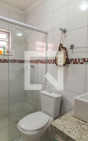 Casa à venda com 140m², 3 quartos e 2 vagas Casa à venda com 140m², 3 quartos e 2 vagasBanheiro Social