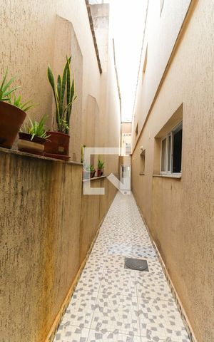 Casa à venda com 140m², 3 quartos e 2 vagas Casa à venda com 140m², 3 quartos e 2 vagasCorredor Externo
