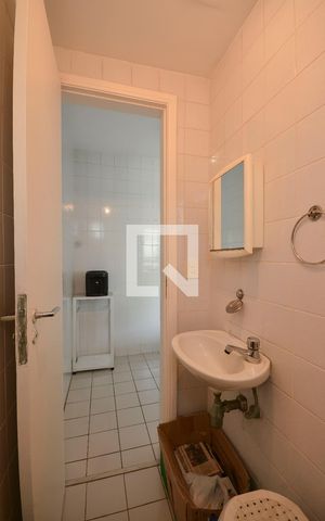 Apartamento à venda com 77m², 2 quartos e 1 vagaBanheiro de Serviço