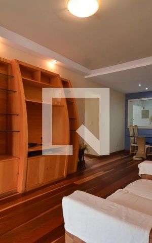 Apartamento à venda com 77m², 2 quartos e 1 vagaSala