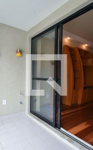 Apartamento à venda com 77m², 2 quartos e 1 vagaVaranda